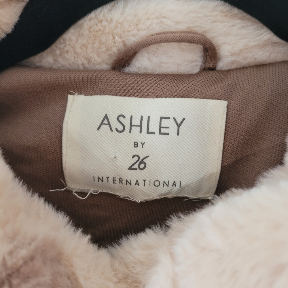 Cream and Brown Plaid Faux-Fur Cropped Jacket - Picture 4 of 5